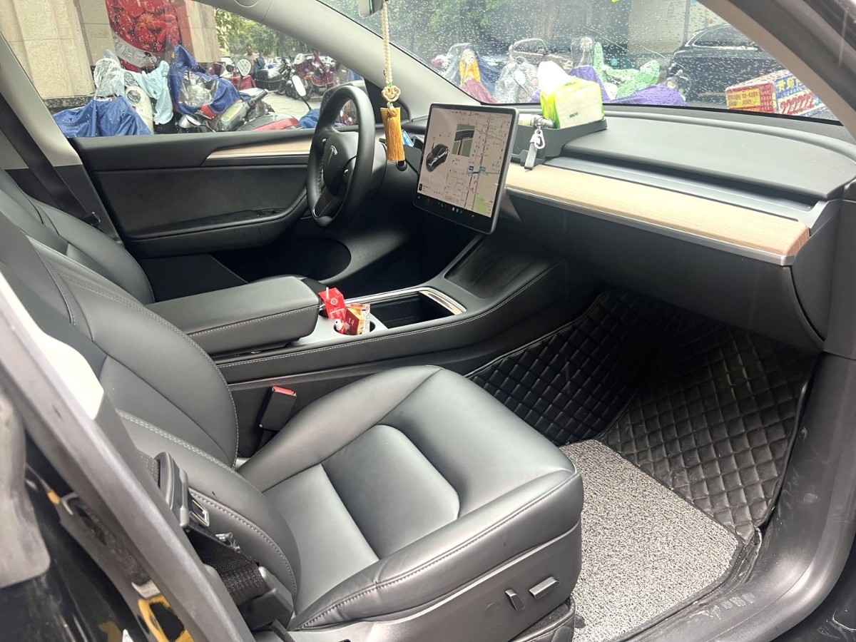 Tesla Model Y 2023 #5 Tesla Model Y 2023 car image #5