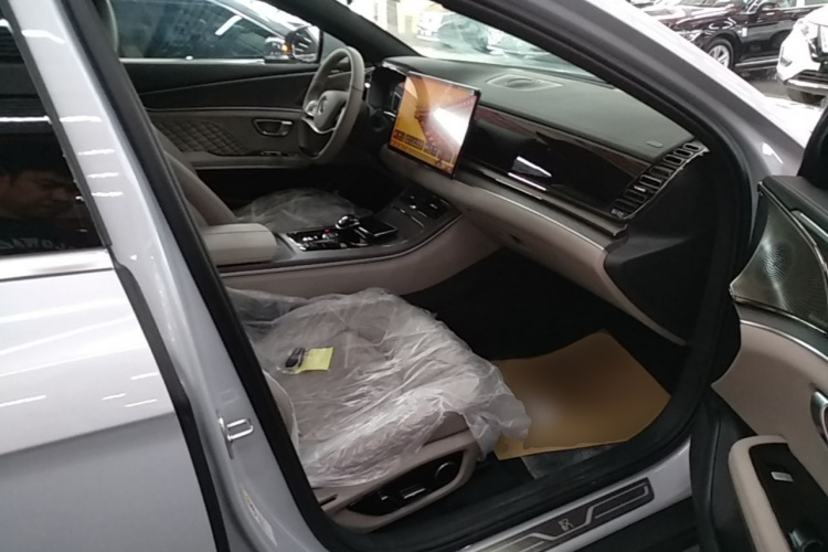 BYD Han 2024 car image #24