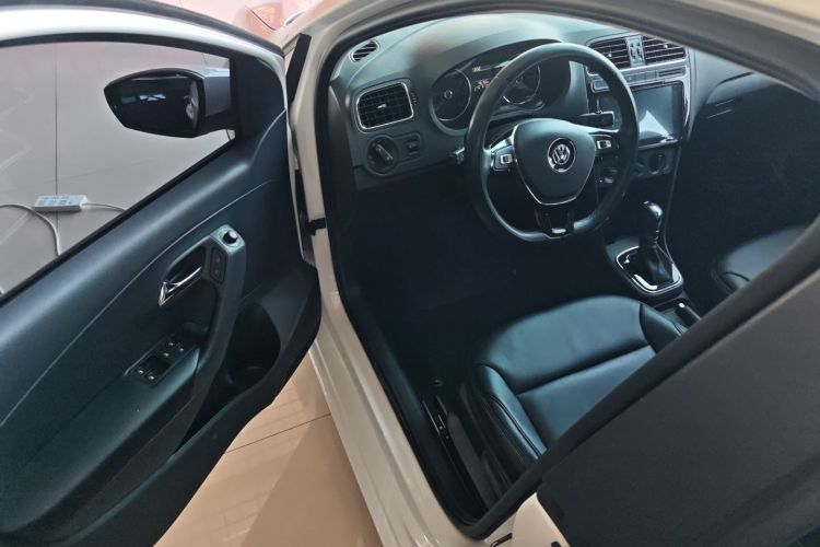 Volkswagen Polo 2018 صورة سيارة #16