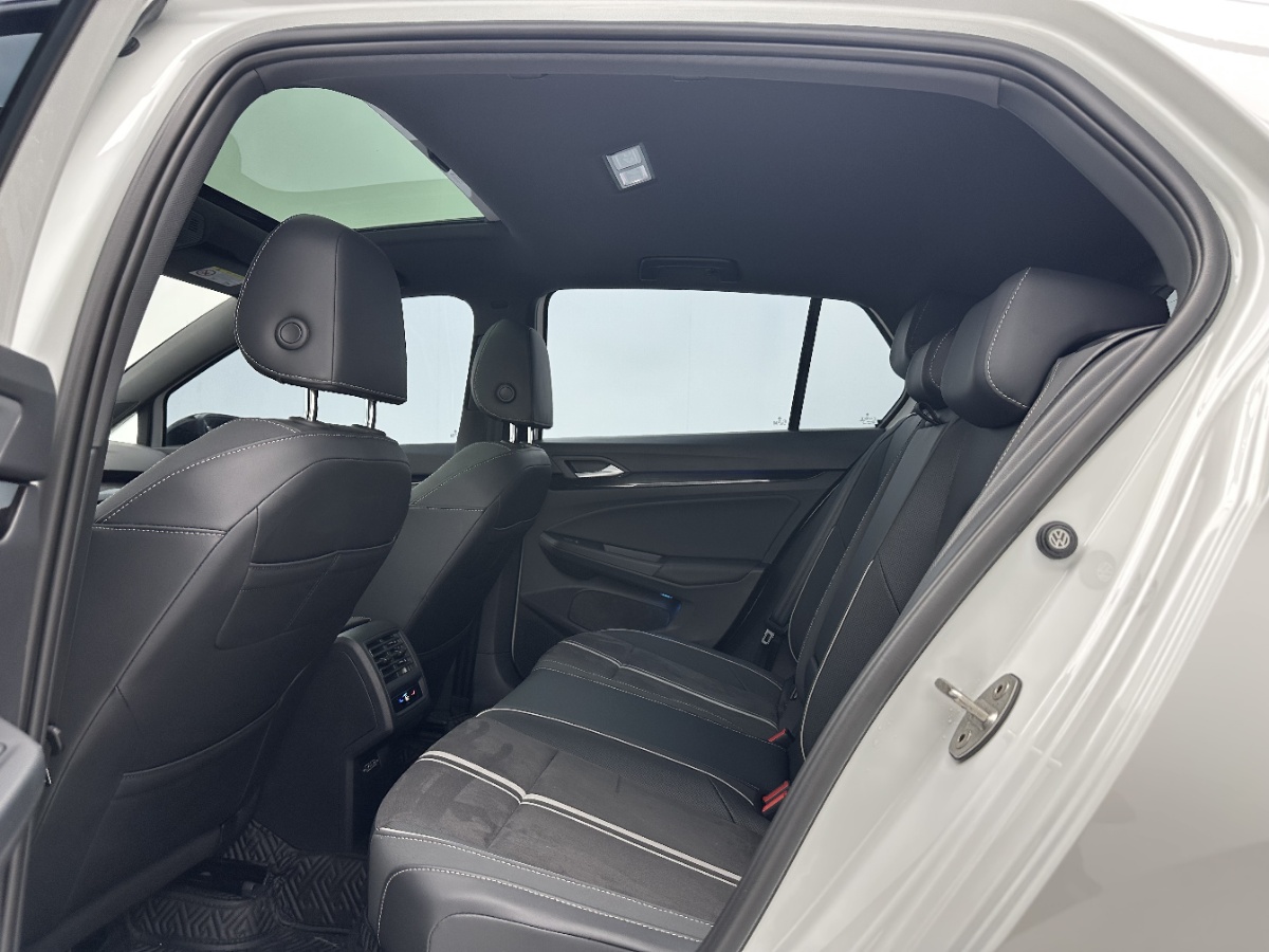 Volkswagen Golf 2023 #6 Volkswagen Golf 2023 car image #6