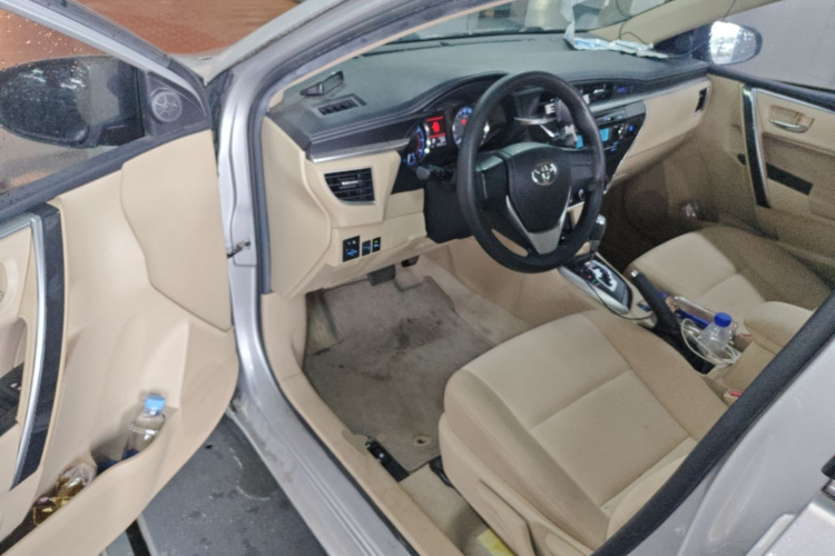 Toyota Corolla 2015 car image #12