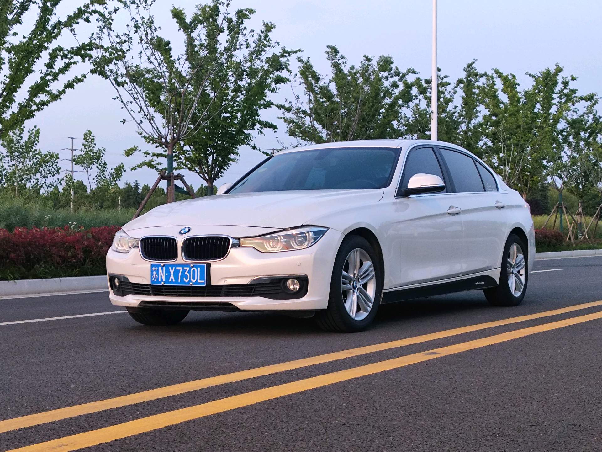 2017 2017 car image