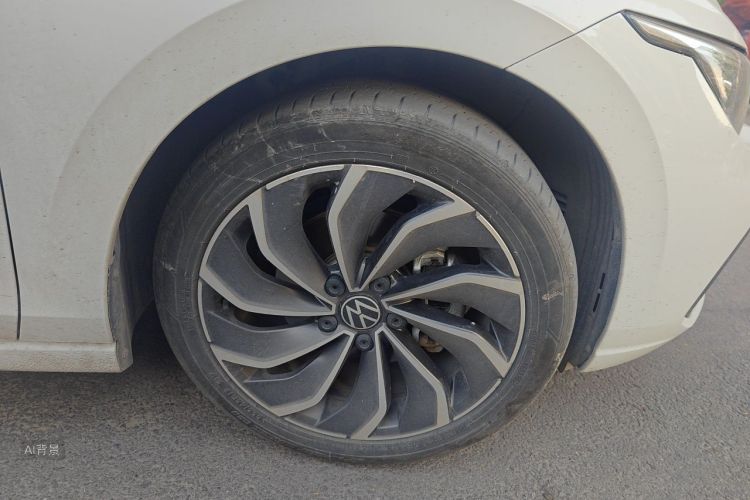 Volkswagen Golf 2023 car image #9