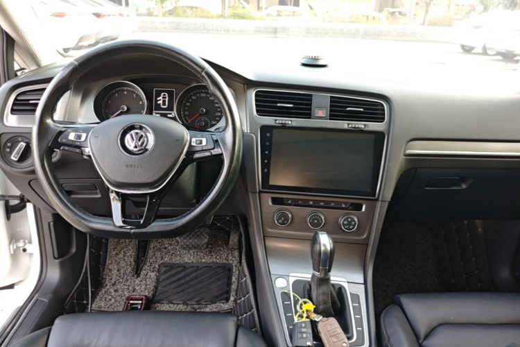 Volkswagen Golf 2016 car image #10