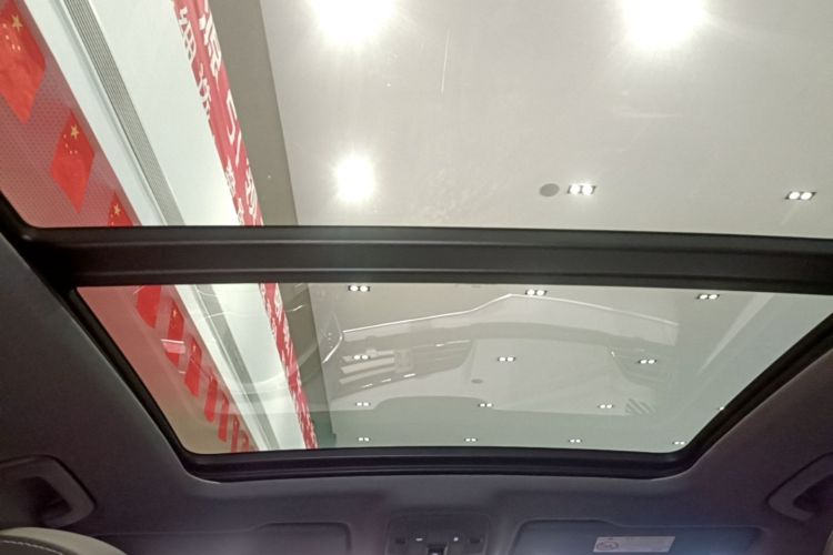 2026 #18 2026 immagine di auto #18