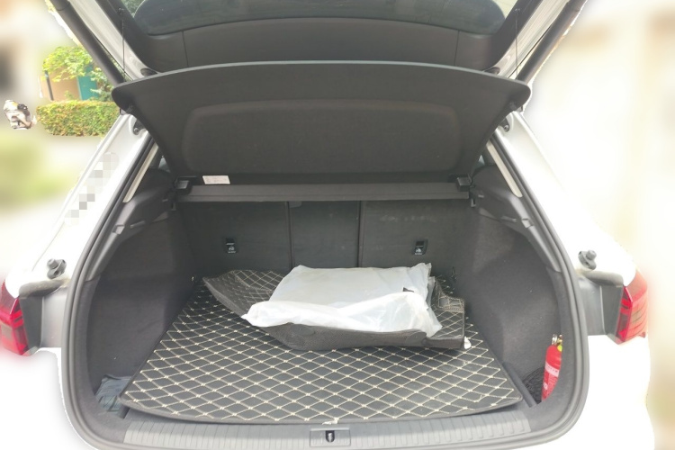 Audi Q3 2022 car image #21