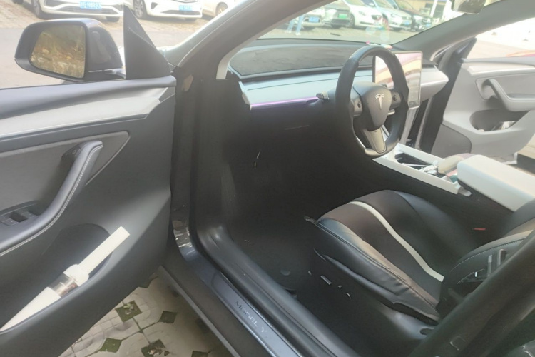 Tesla Model Y 2024 #9 Tesla Model Y 2024 immagine di auto #9