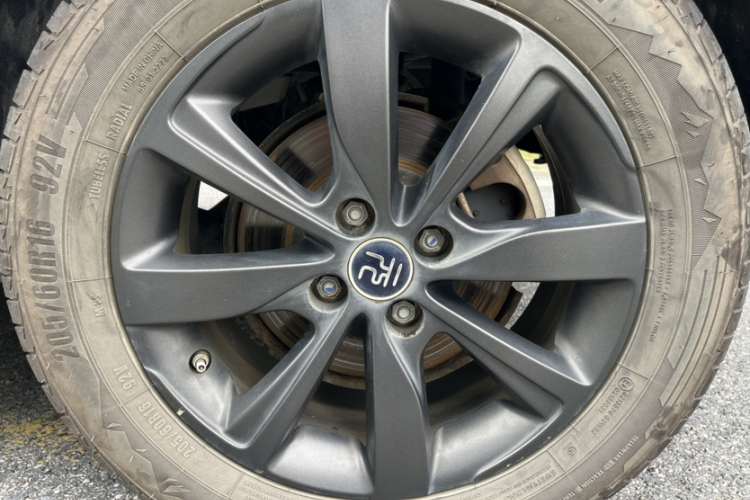 BYD Yuan New Energy 2019 immagine di auto #9