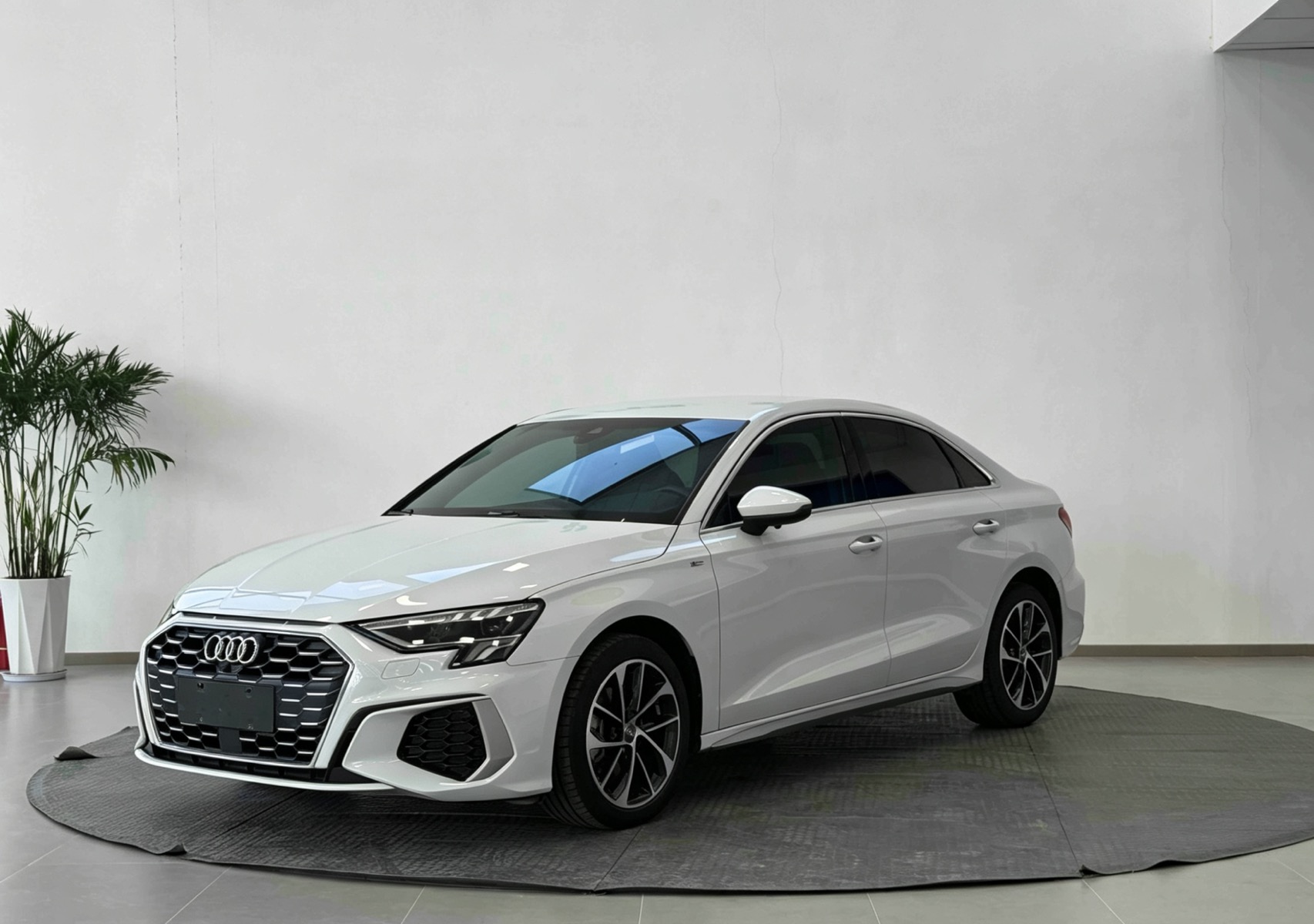 2022 2022 car image