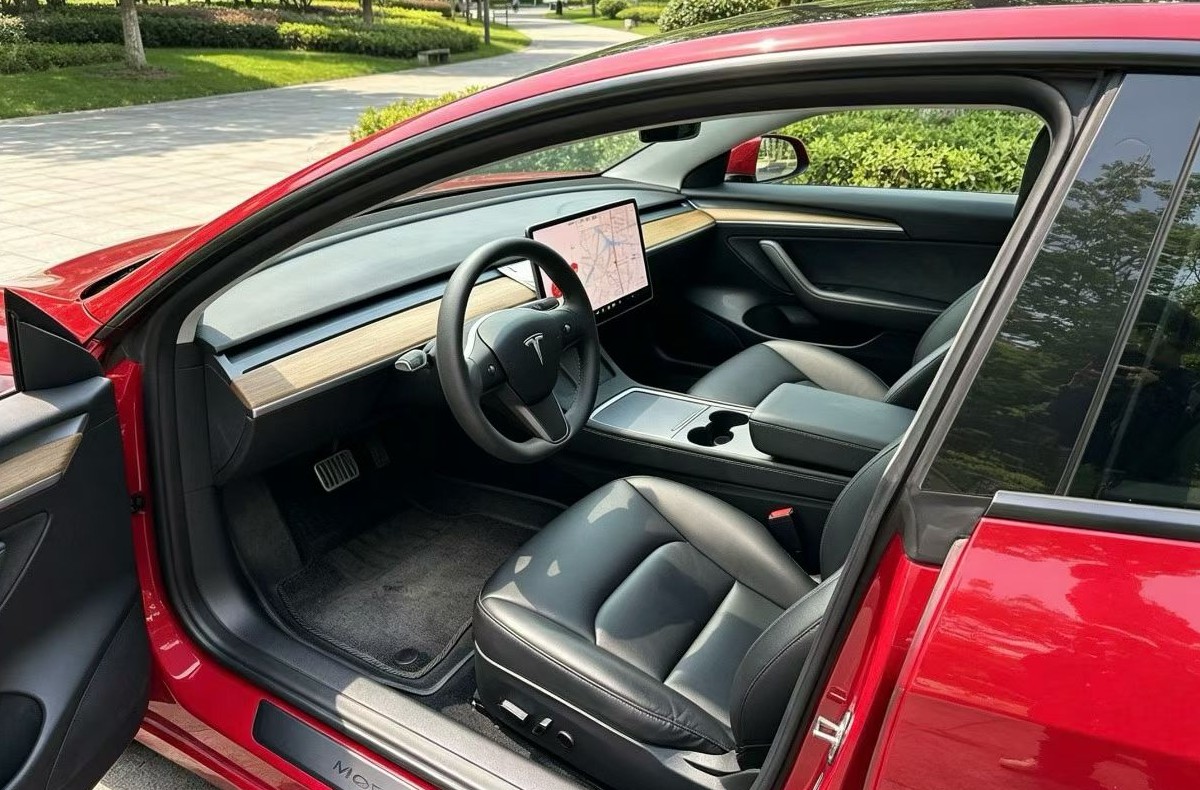 Tesla Model Y 2021 #3 Tesla Model Y 2021 car image #3