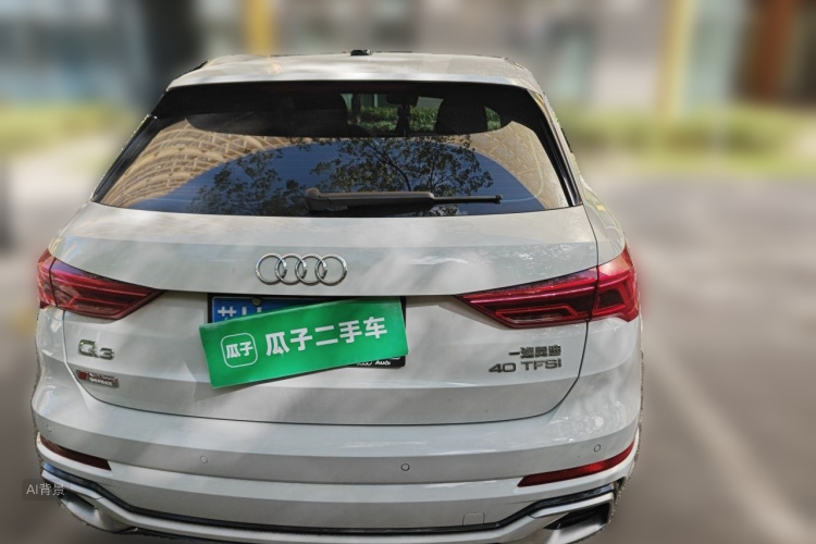 Audi Q3 2023 car image #6