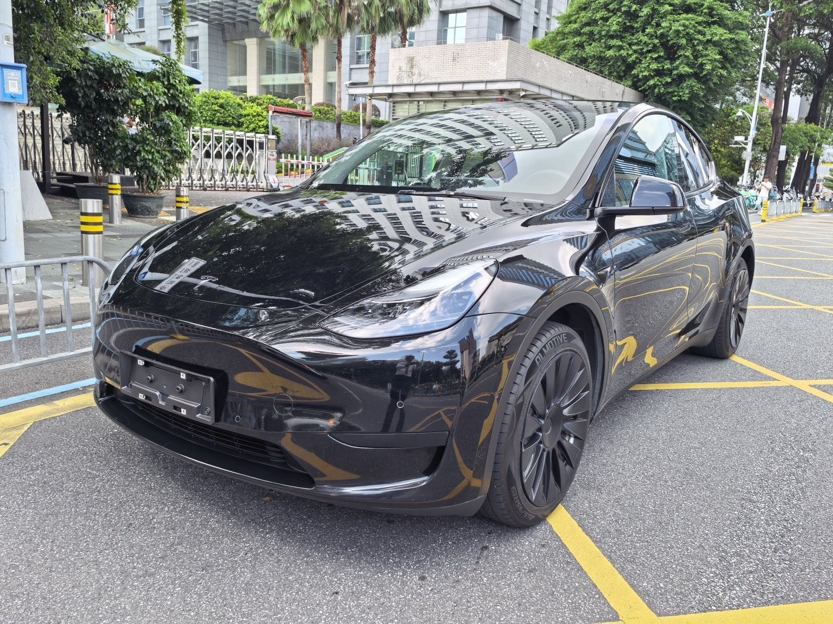 Tesla Model Y 2022 immagine di auto 