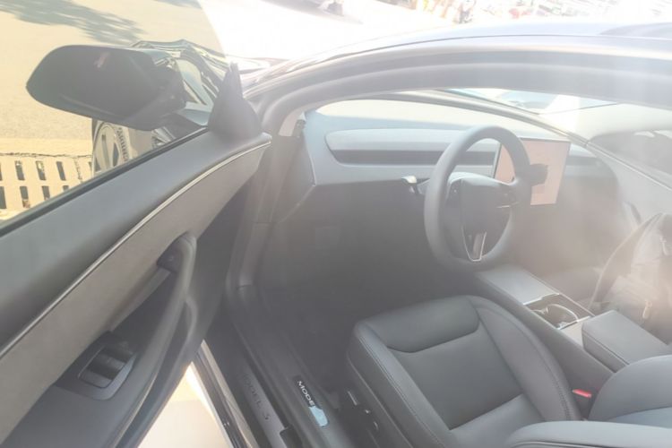 Tesla Model 3 2026 car image #16