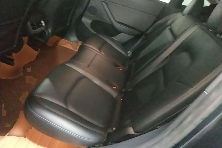 Tesla Model Y 2024 immagine di auto #17