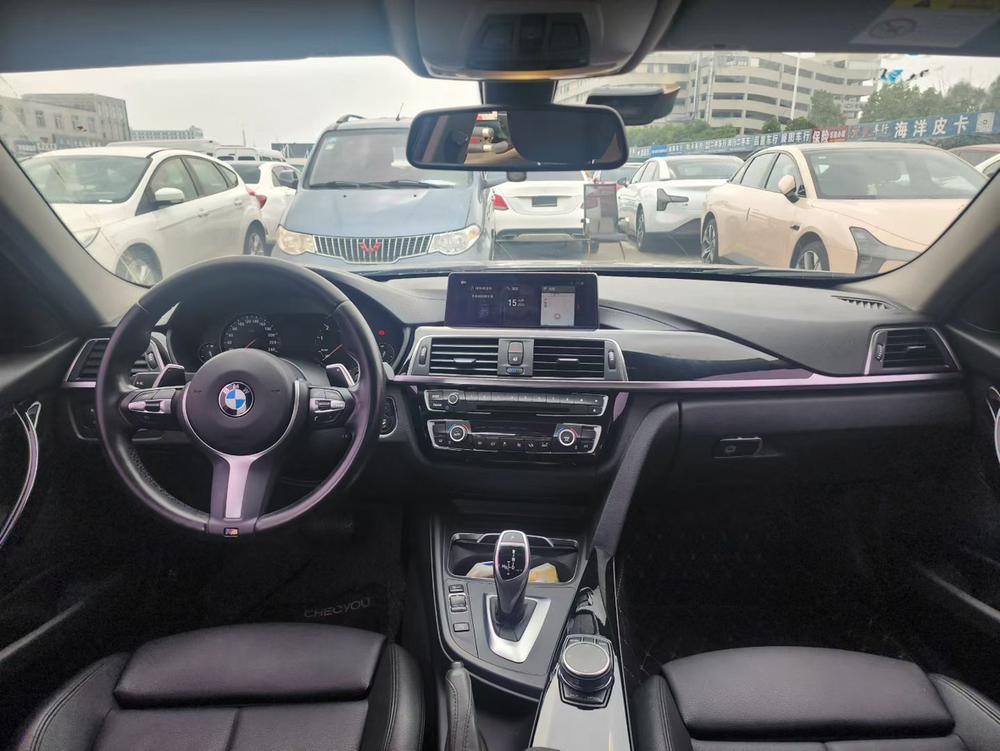 BMW 3 Series 2018 immagine di auto #7