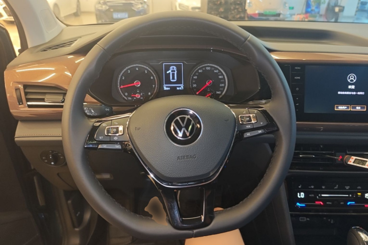 Volkswagen Tharu 2020 #11 Volkswagen Tharu 2020 car image #11