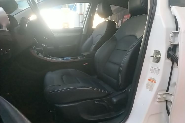 GEELY Emgrand 2019 #15 GEELY Emgrand 2019 car image #15