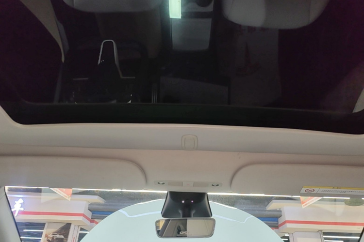 Tesla Model Y 2022 #18 Tesla Model Y 2022 car image #18