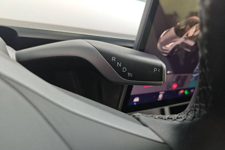 Tesla Model 3 2022 car image #18