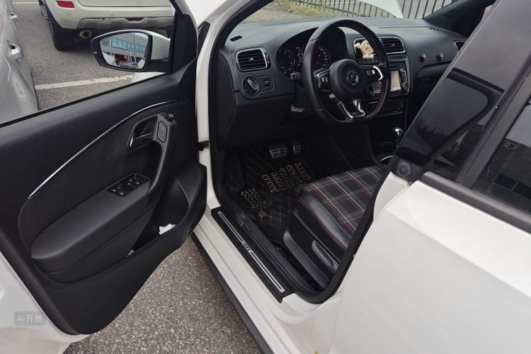 Volkswagen Polo 2016 car image #18