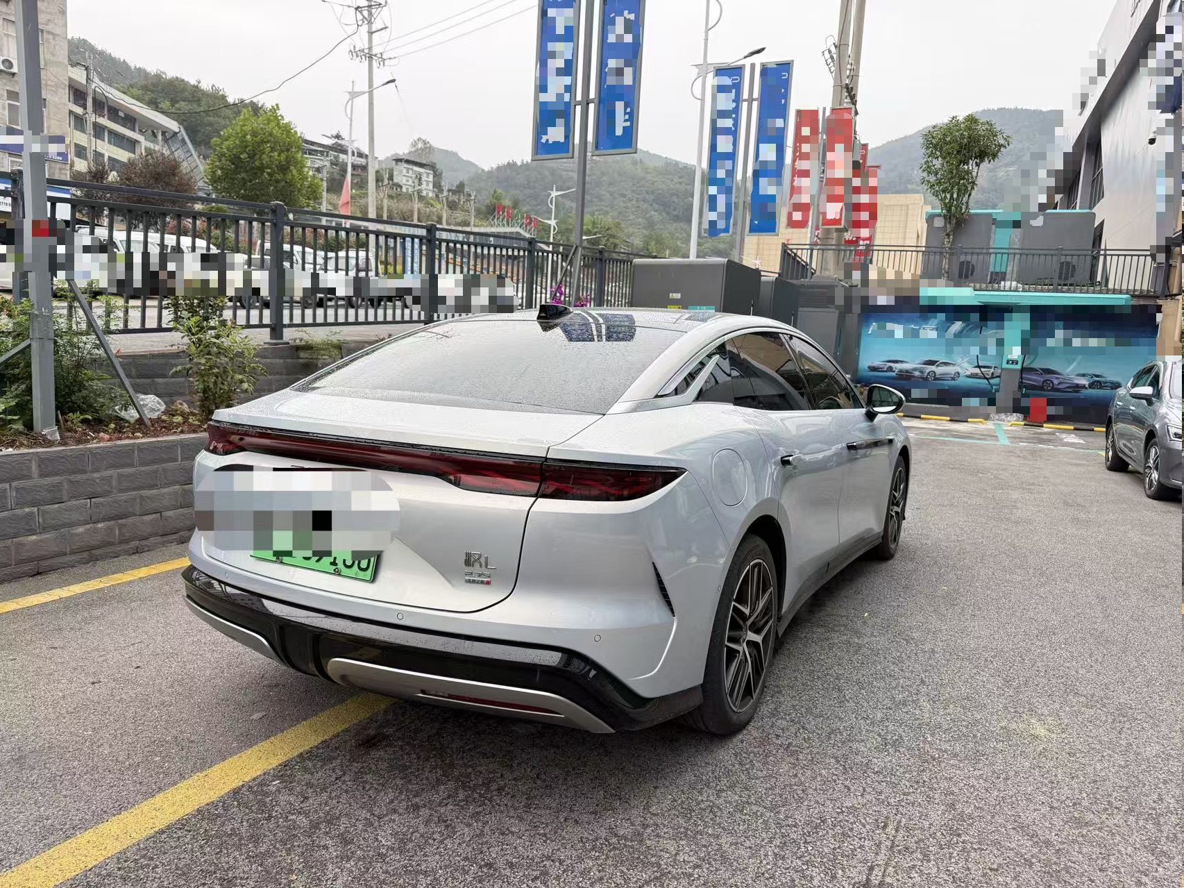 BYD HanL 2025 immagine di auto #2
