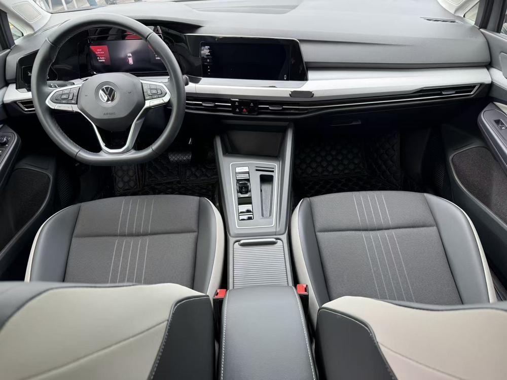 Volkswagen Golf 2021 car image #8