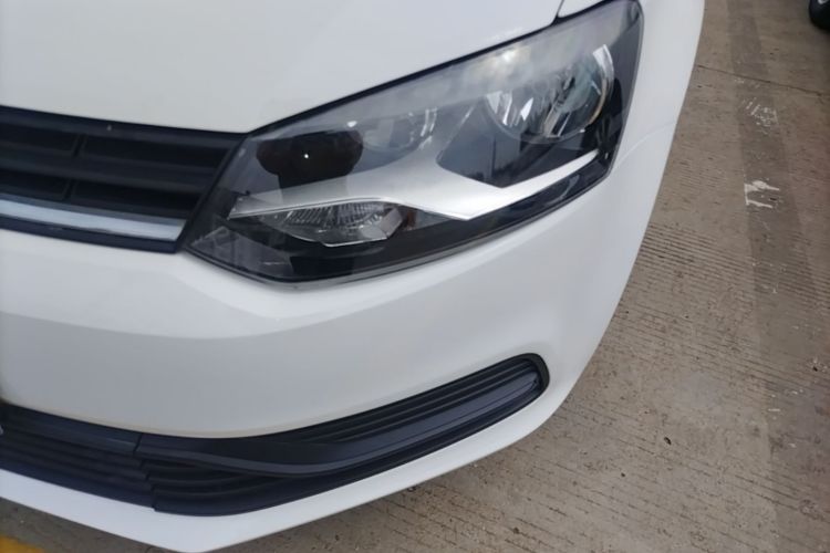 Volkswagen Polo 2018 car image #23