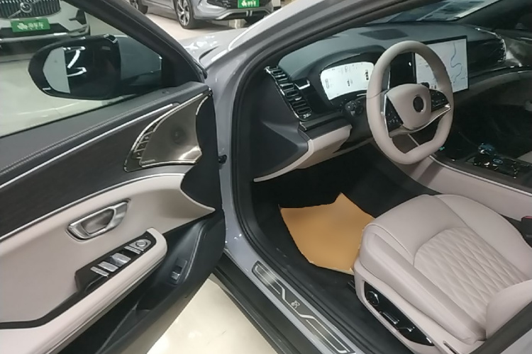 BYD Han 2025 immagine di auto #16