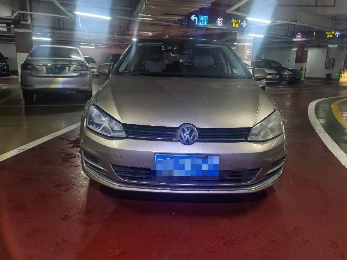 Volkswagen Golf 2015 car image #2
