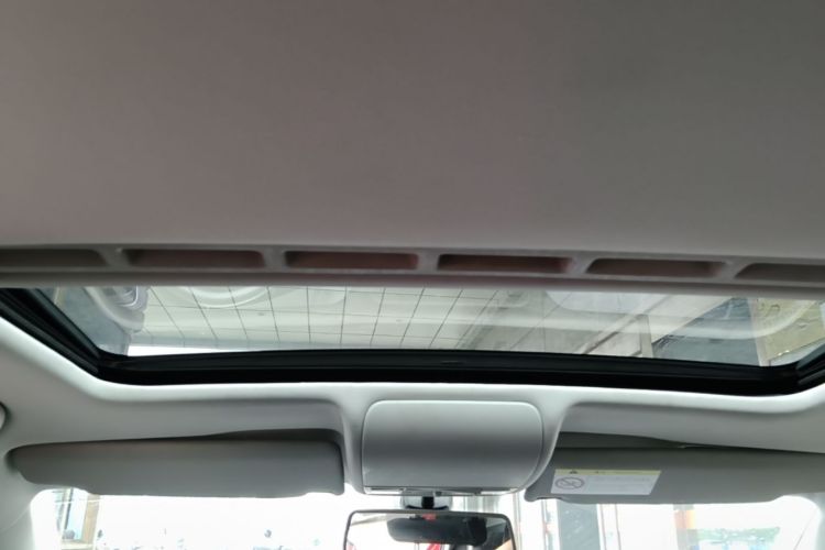 Volkswagen Polo 2015 car image #18