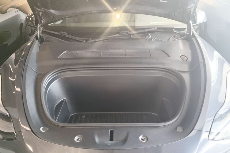 Tesla Model Y 2024 #20 Tesla Model Y 2024 car image #20
