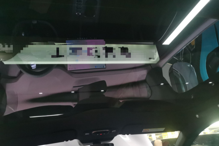 MI SU7 2025 immagine di auto #18