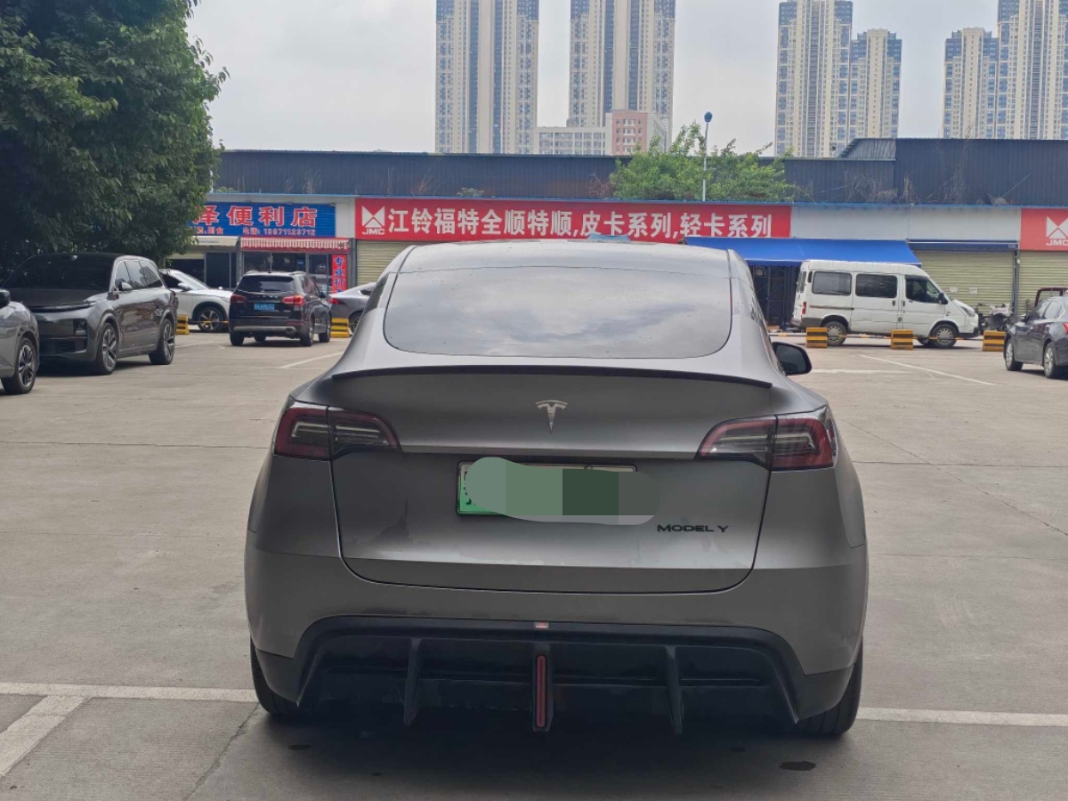 Tesla Model Y 2024 immagine di auto #5