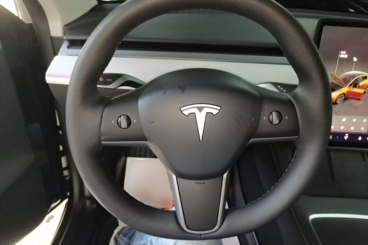 Tesla Model Y 2024 #11 Tesla Model Y 2024 car image #11