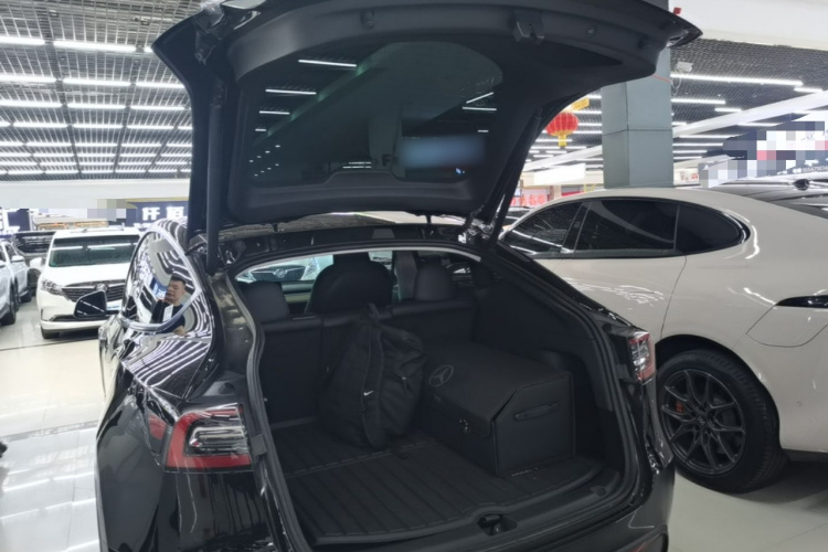 Tesla Model Y 2023 #21 Tesla Model Y 2023 immagine di auto #21