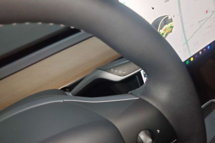 Tesla Model Y 2021 #14 Tesla Model Y 2021 car image #14