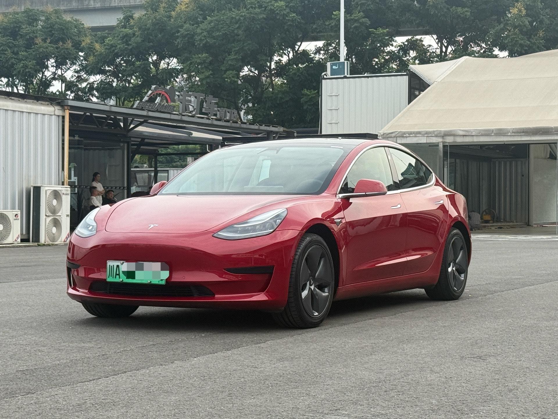 Tesla Model 3 2020 car image 