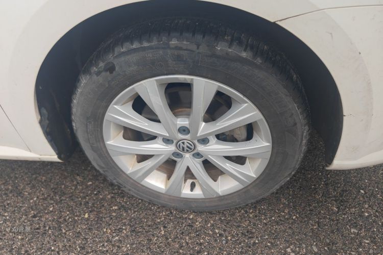 Volkswagen Lavida 2017 car image #9