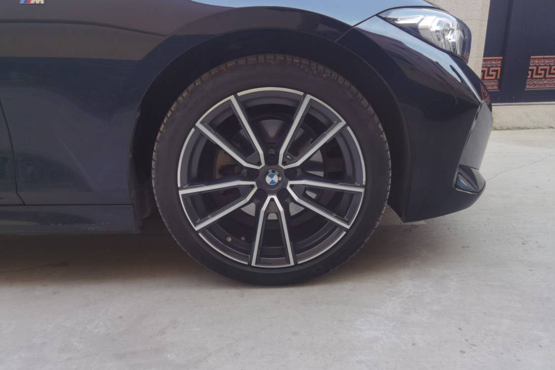 BMW 3 Series 2024 صورة سيارة #9