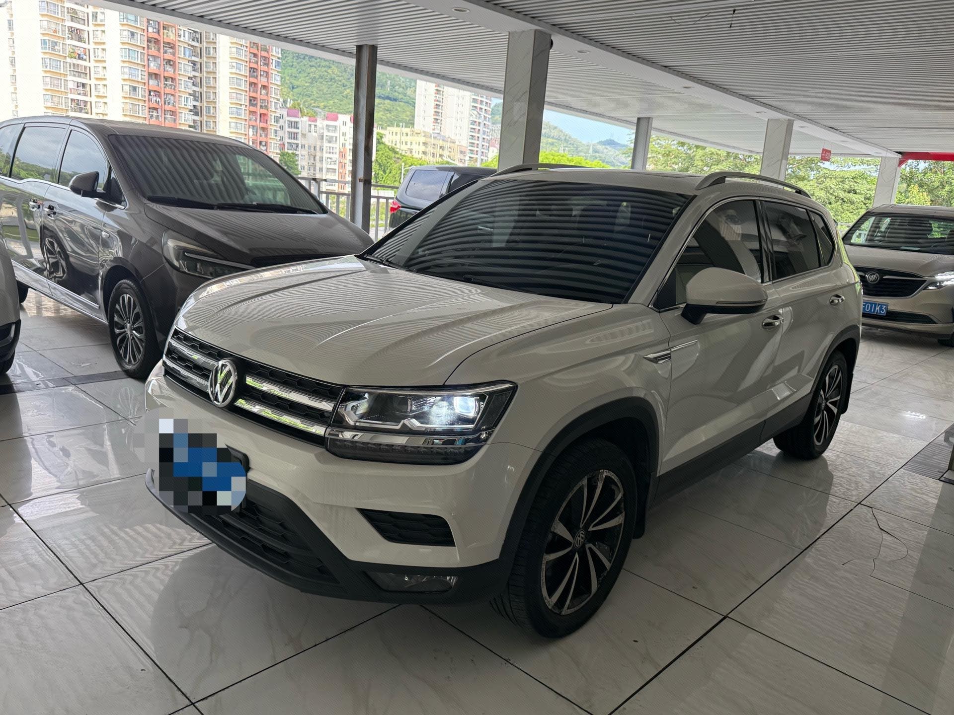 2020 2020 car image