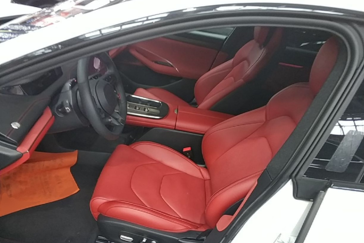 MI SU7 2024 immagine di auto #15