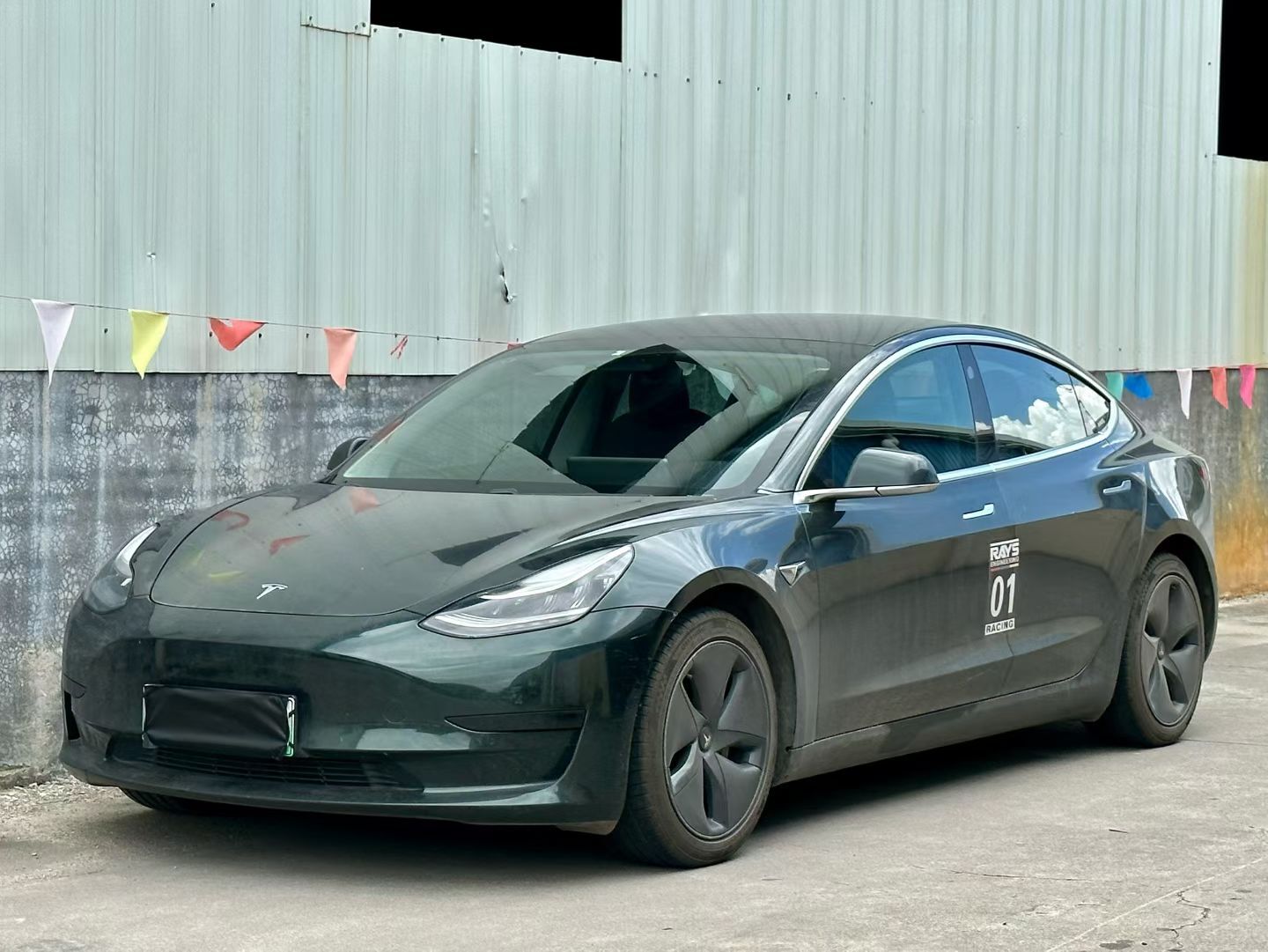 Tesla Model 3 2020 car image 