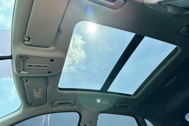 Audi Q3 2022 car image #22