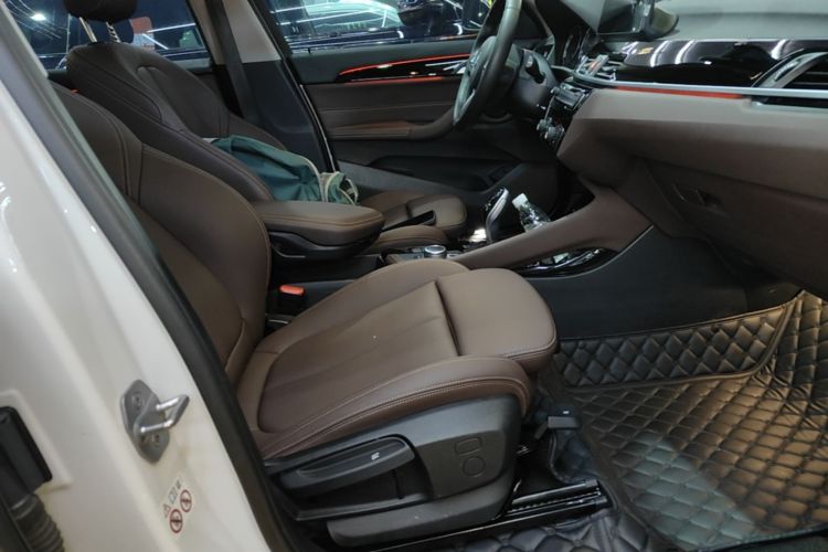BMW X1 2020 car image #24