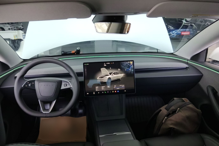 Tesla Model 3 2024 car image #11