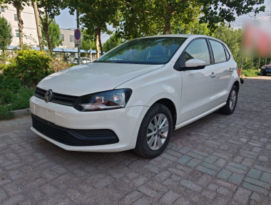 Volkswagen Polo 2016 car image 