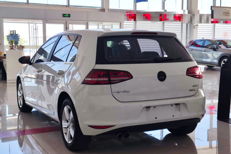 Volkswagen Golf 2017 car image #5