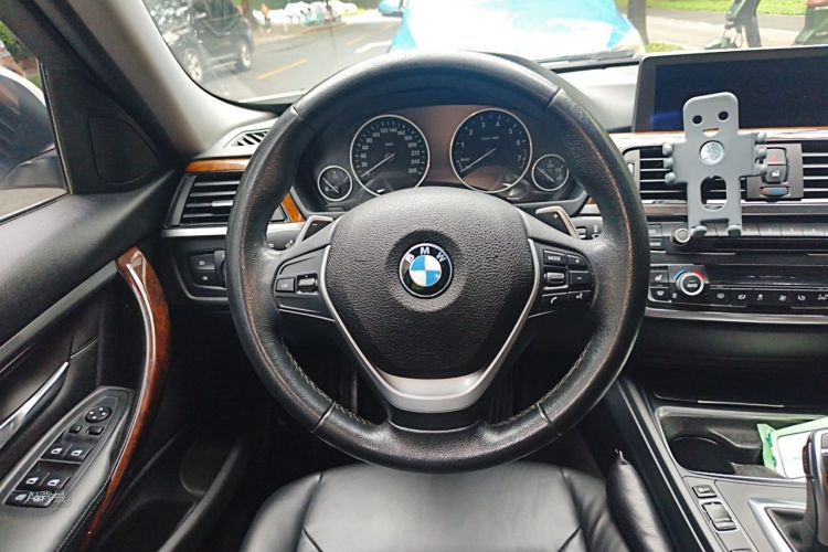 BMW 3 Series 2014 car image #12