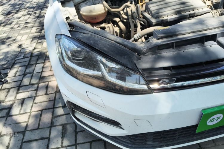 Volkswagen Golf 2018 car image #8