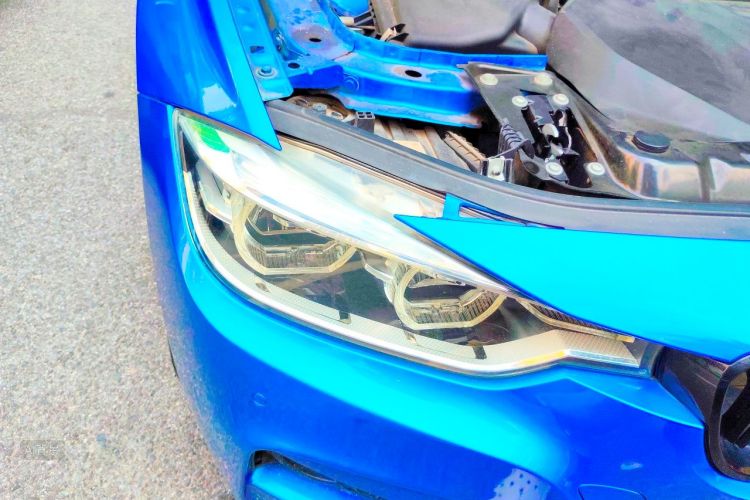 BMW 3 Series 2018 #8 BMW 3 Series 2018 car image #8